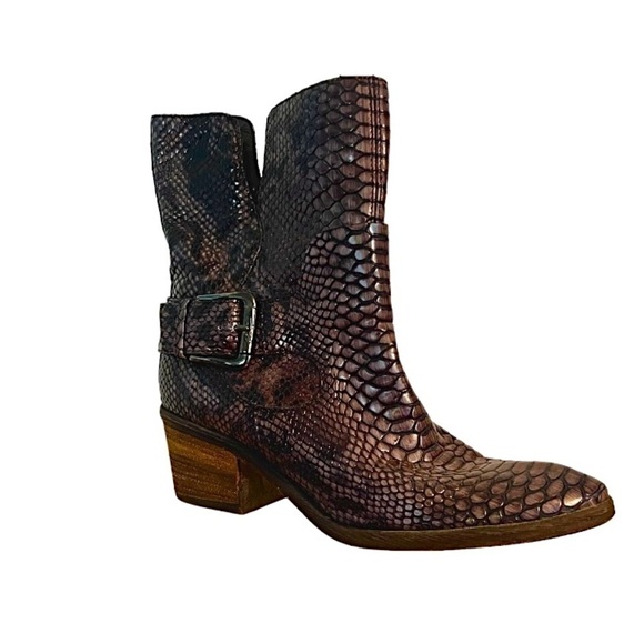 Donald J Pliner Donata Python Embossed Snake Leather Boots Side Slit Block Heel - Picture 9 of 9